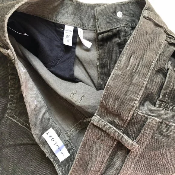 LOFT, Olive Green/Sage Green, Hi-Rise, tapered ankle, Corduroy, Pants, Size 29/8 - Picture 4 of 8